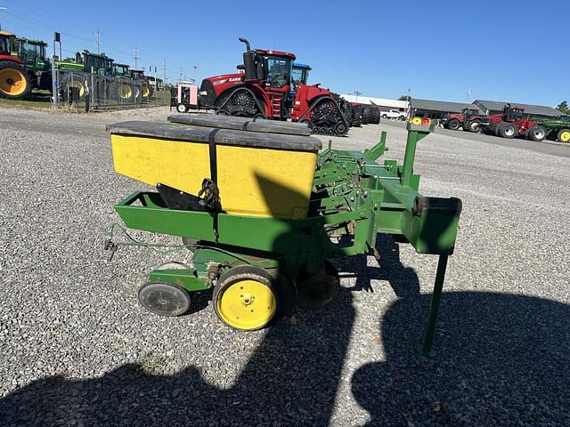 Image of John Deere 7100 equipment image 3