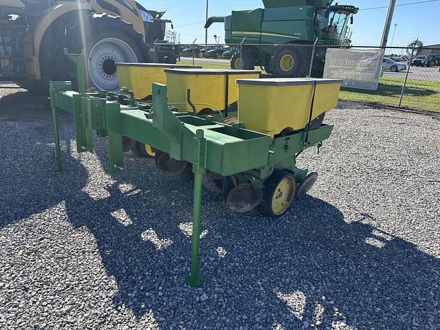 Image of John Deere 7100 equipment image 4