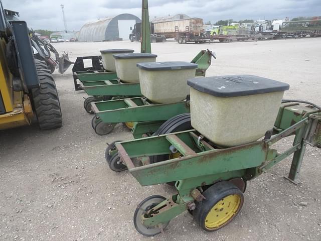 Image of John Deere 7100 equipment image 4