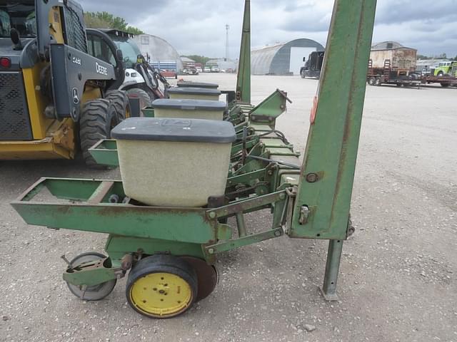 Image of John Deere 7100 equipment image 3