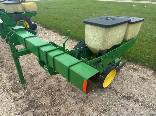 Image of John Deere 7100 equipment image 2