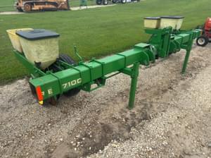 John Deere 7100 Image