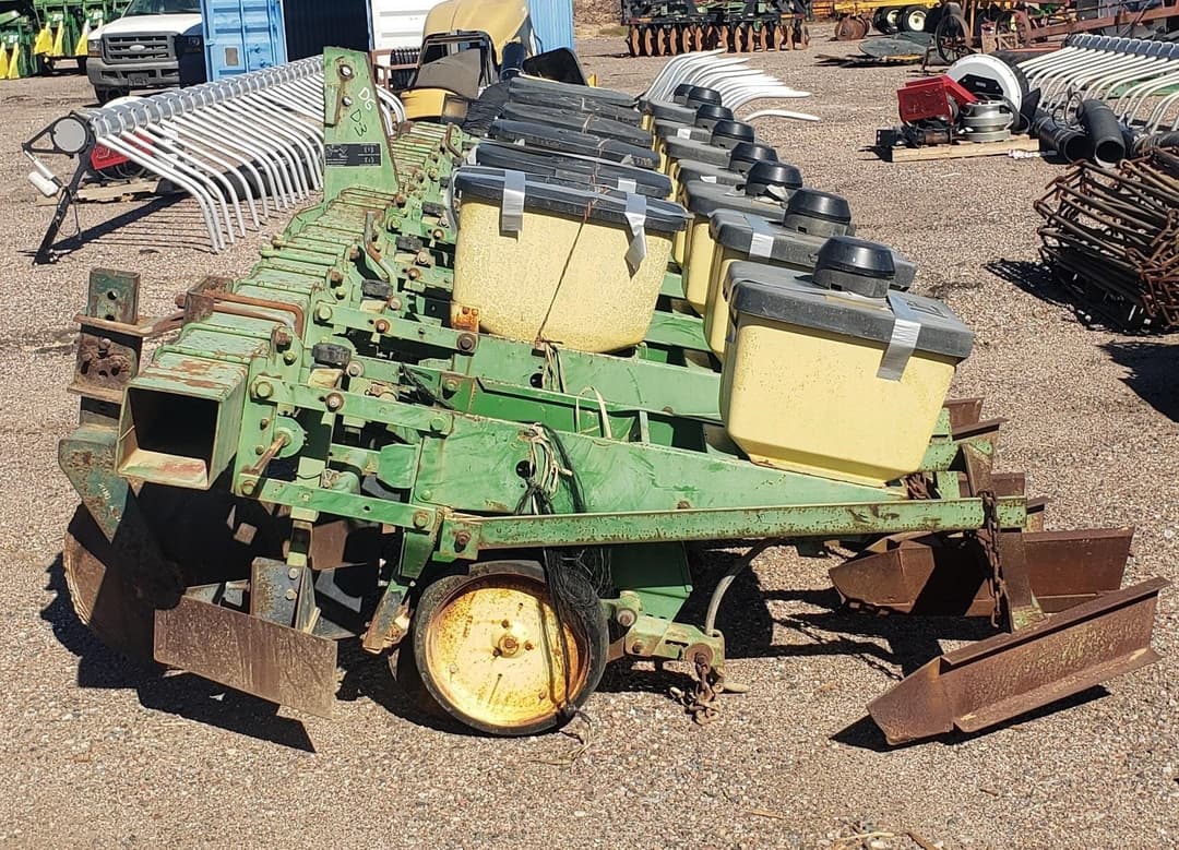 Image of John Deere 7100 Image 1