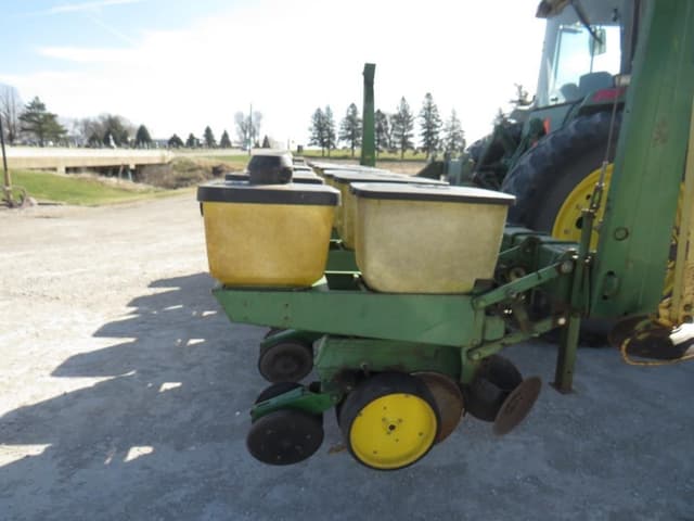 Image of John Deere 7100 equipment image 2