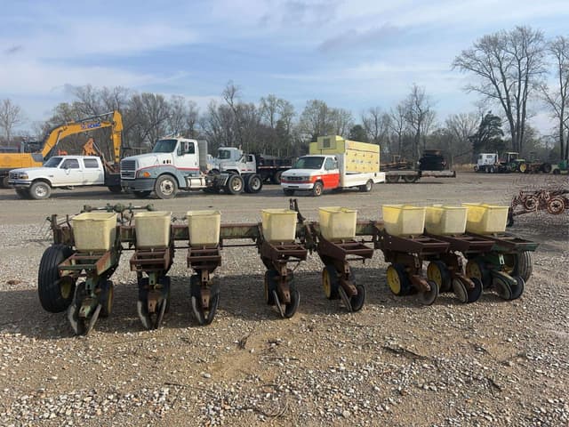 Image of John Deere 7100 equipment image 3