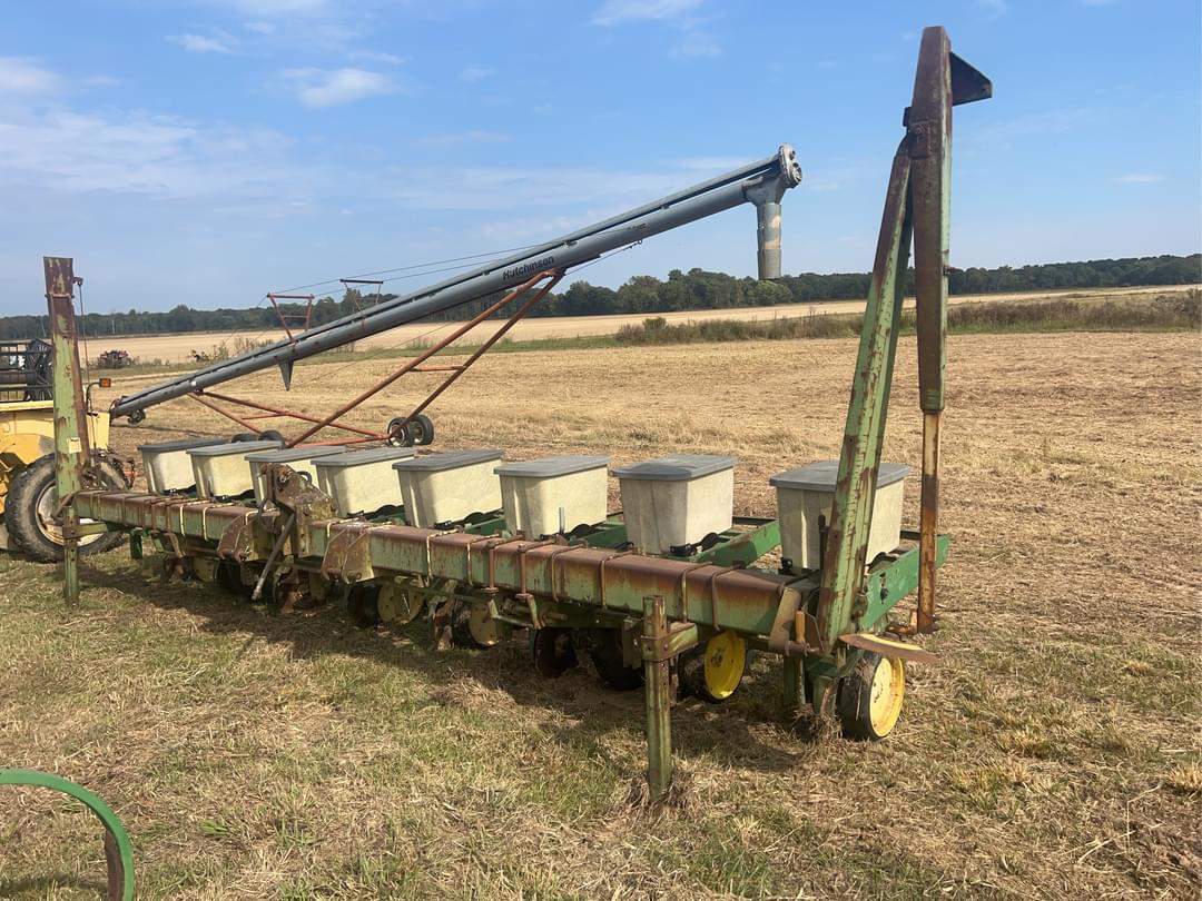 Image of John Deere 7100 Primary image