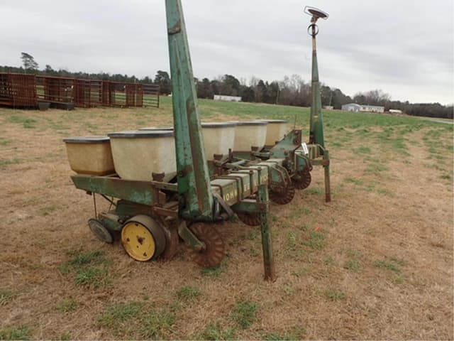 Image of John Deere 7100 equipment image 3