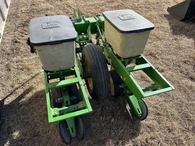 Image of John Deere 7100 equipment image 2