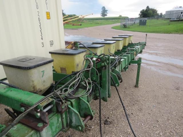 Image of John Deere 7100 equipment image 2
