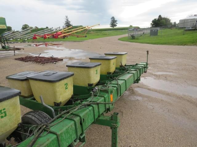 Image of John Deere 7100 equipment image 3
