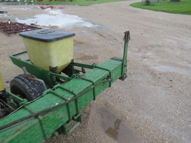 Image of John Deere 7100 equipment image 4