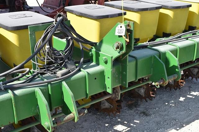 Image of John Deere 7100 equipment image 3