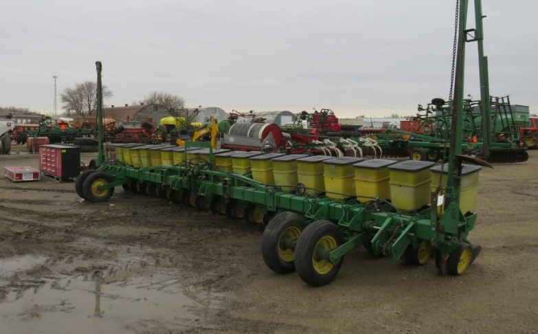 Main image John Deere 7100
