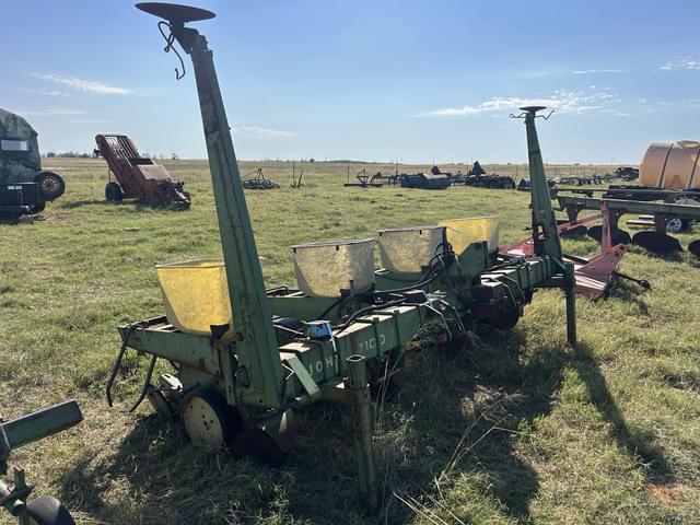 Image of John Deere 7100 equipment image 2