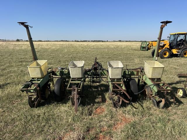 Image of John Deere 7100 equipment image 4