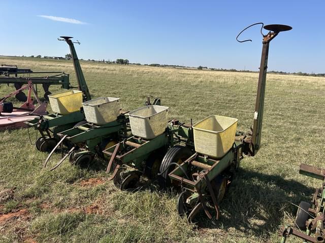 Image of John Deere 7100 equipment image 3