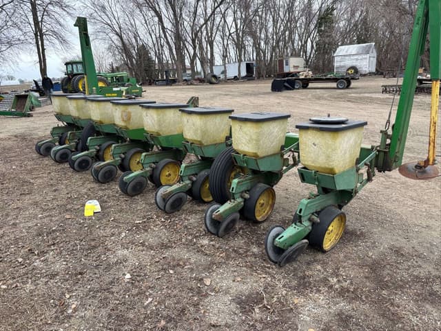 Image of John Deere P7100 equipment image 2