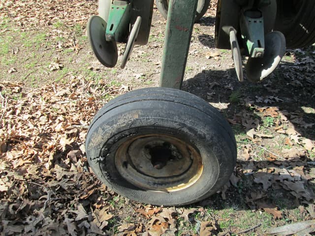 Image of John Deere 7100 equipment image 4