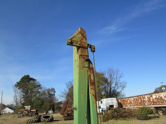 Image of John Deere 7100 equipment image 4