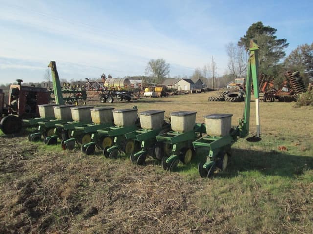 Image of John Deere 7100 equipment image 2