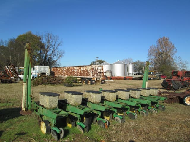 Image of John Deere 7100 equipment image 3