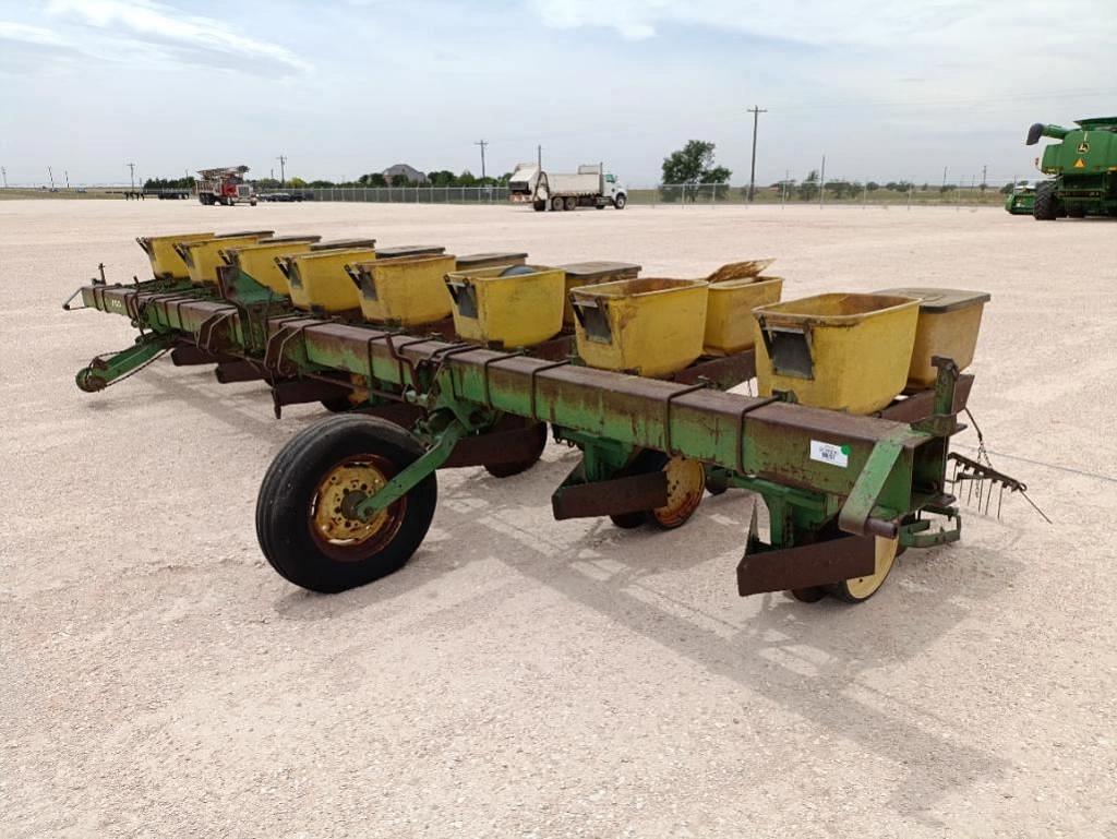 Image of John Deere 7100 Primary image