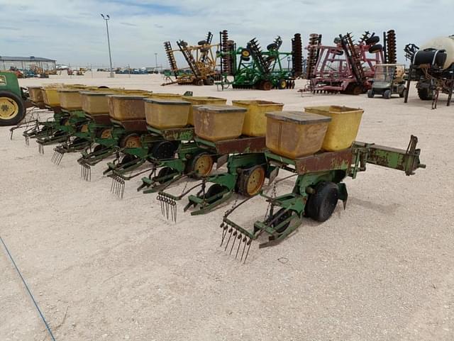 Image of John Deere 7100 equipment image 2