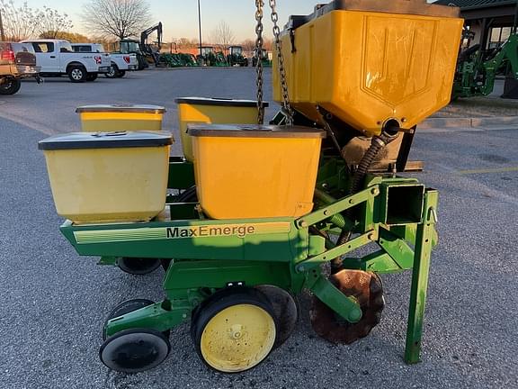 Image of John Deere 7100 equipment image 3