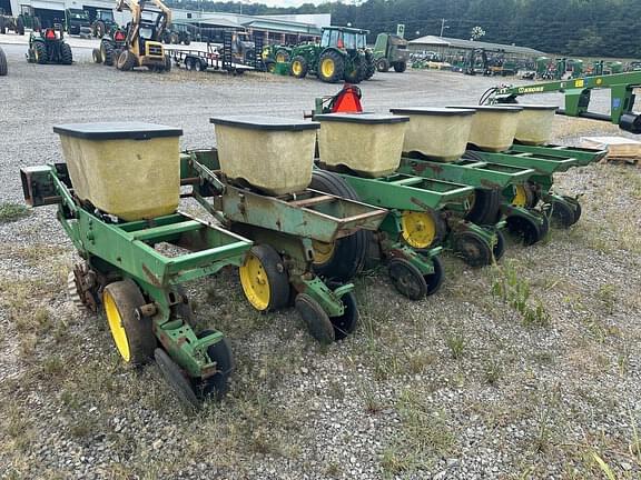 Image of John Deere 7100 equipment image 2