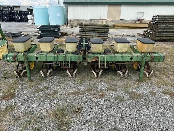 Image of John Deere 7100 equipment image 3