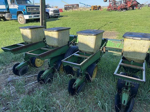 Image of John Deere 7100 equipment image 3