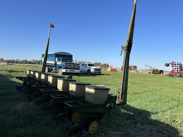 Image of John Deere 7100 equipment image 4