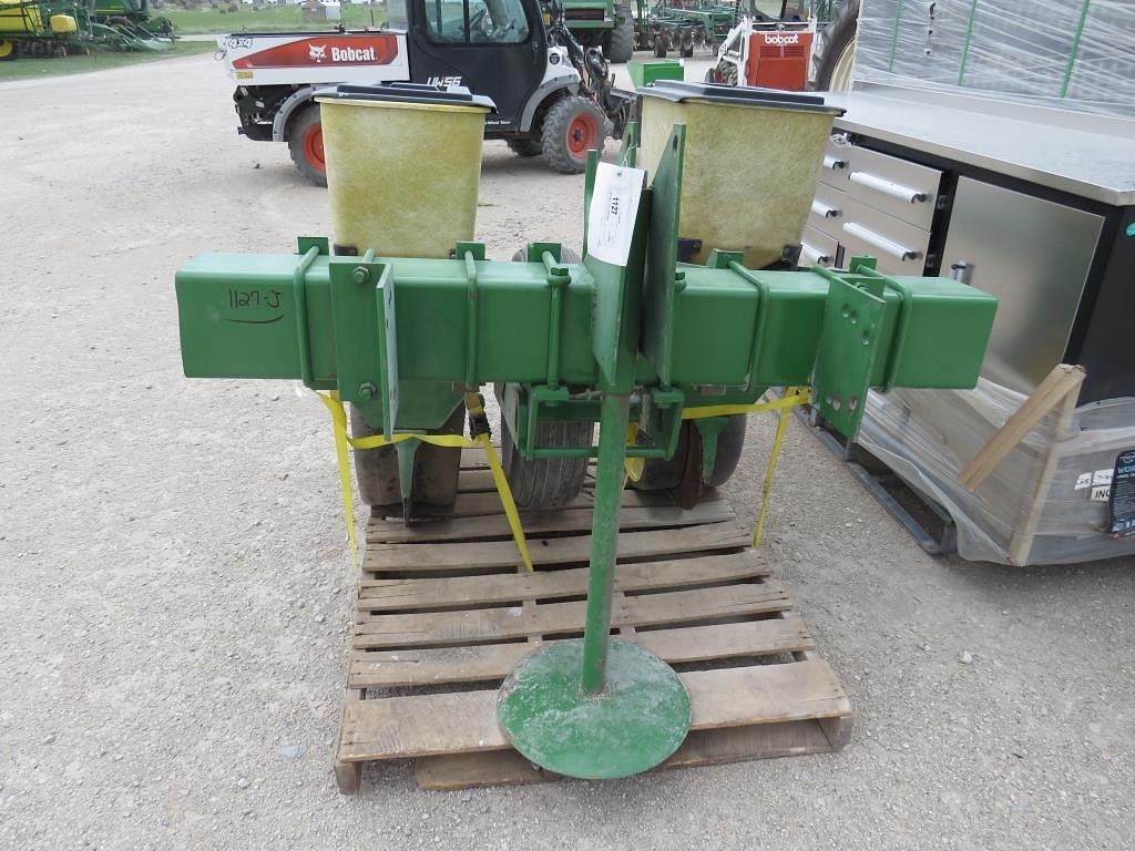 Image of John Deere 7100 Image 0