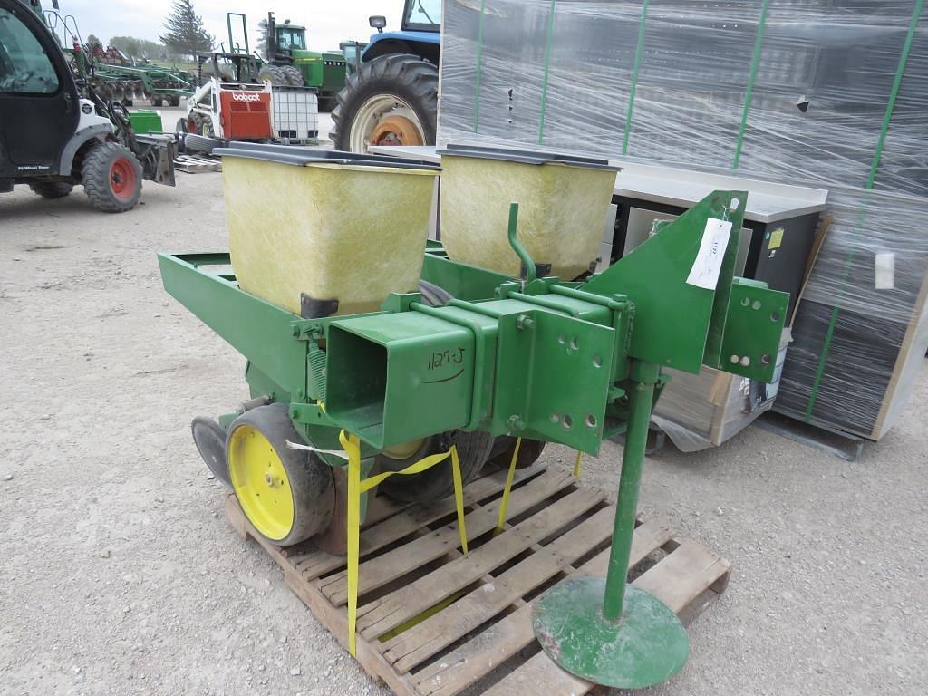 Image of John Deere 7100 Image 1