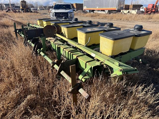 Image of John Deere 7100 equipment image 1