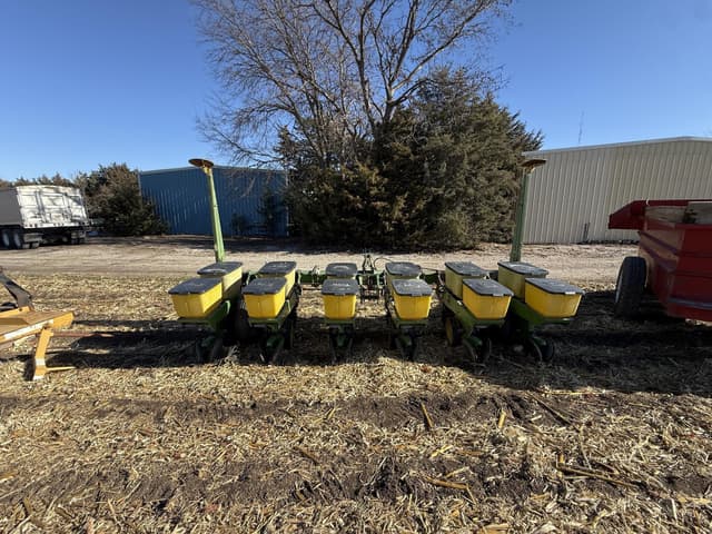 Image of John Deere 7100 equipment image 3