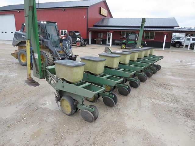 Image of John Deere 7100 equipment image 2