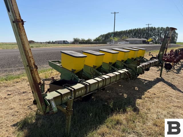 Image of John Deere P7100 equipment image 3