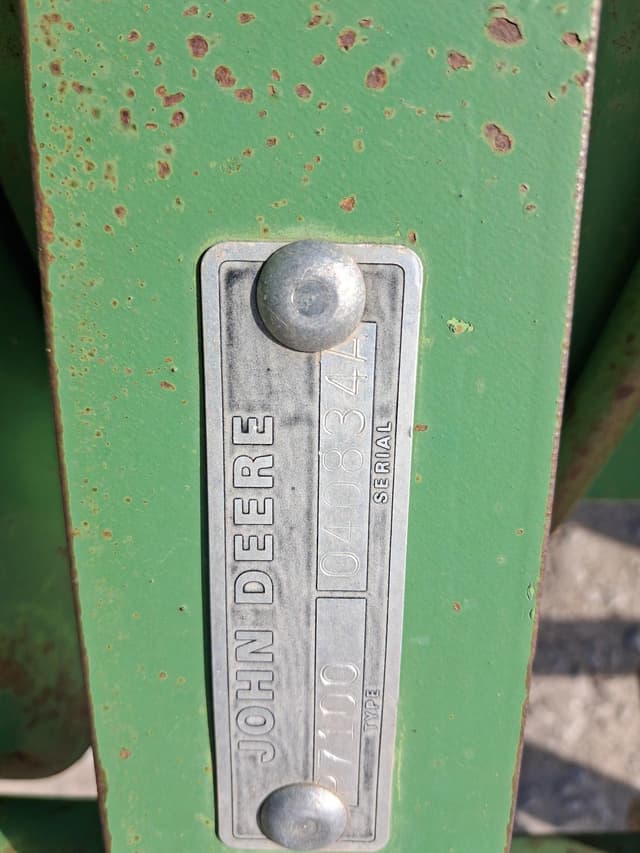 Image of John Deere 7100 equipment image 2
