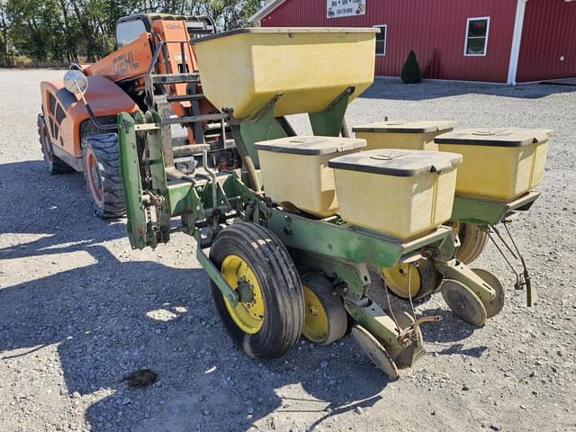 Image of John Deere 7100 equipment image 3