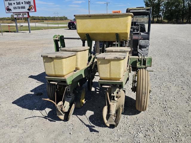 Image of John Deere 7100 equipment image 2