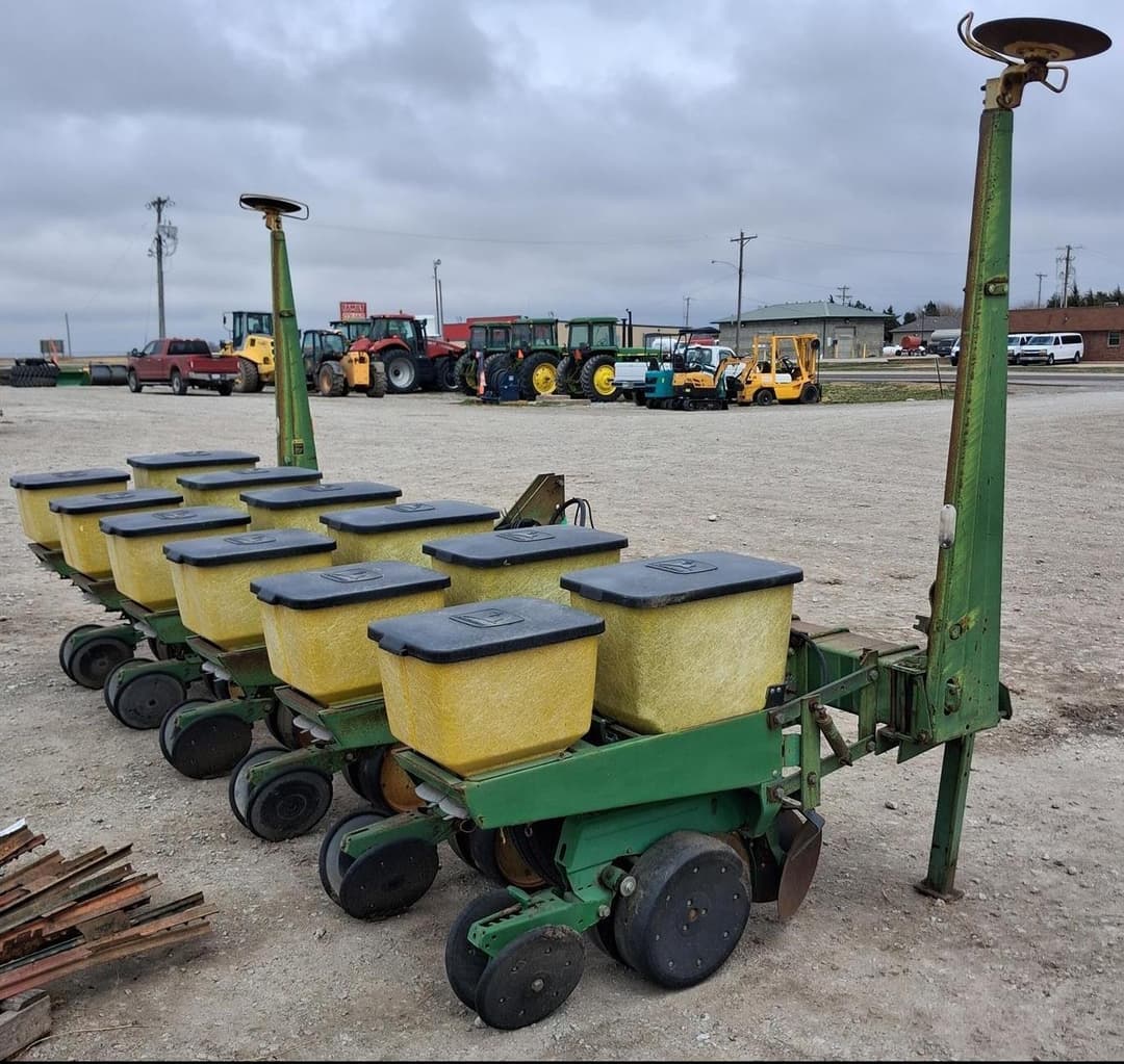 Image of John Deere 7100 Primary image