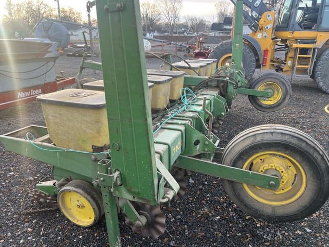 Image of John Deere 7100 equipment image 3