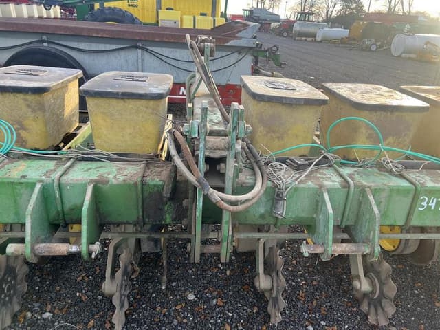 Image of John Deere 7100 equipment image 2