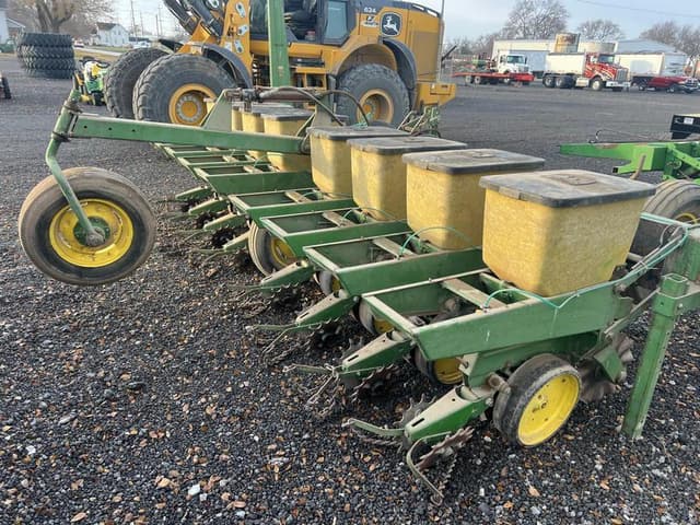 Image of John Deere 7100 equipment image 4