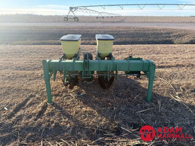 Image of John Deere 7100 equipment image 2