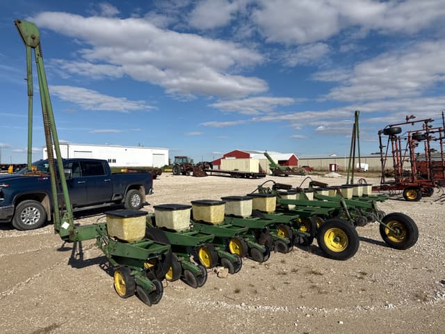 Image of John Deere 7100 equipment image 2