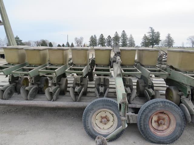 Image of John Deere 7100 equipment image 4