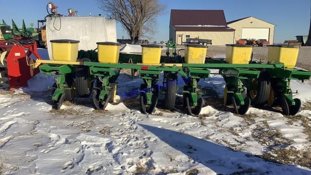 Image of John Deere 7100 equipment image 4