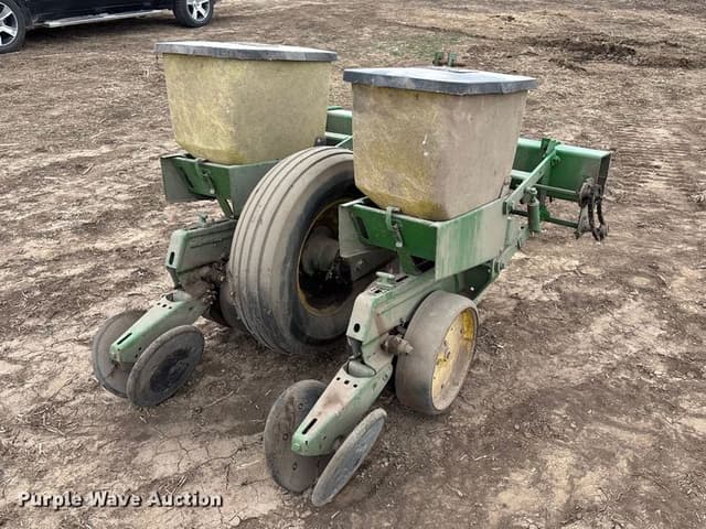 Image of John Deere 7100 equipment image 4